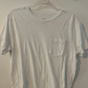 Plain white men’s tshirt